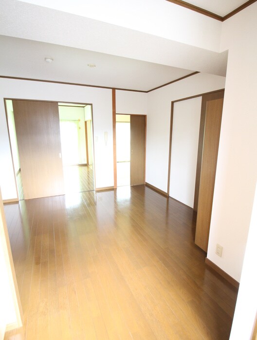 物件内観写真3　(居室)