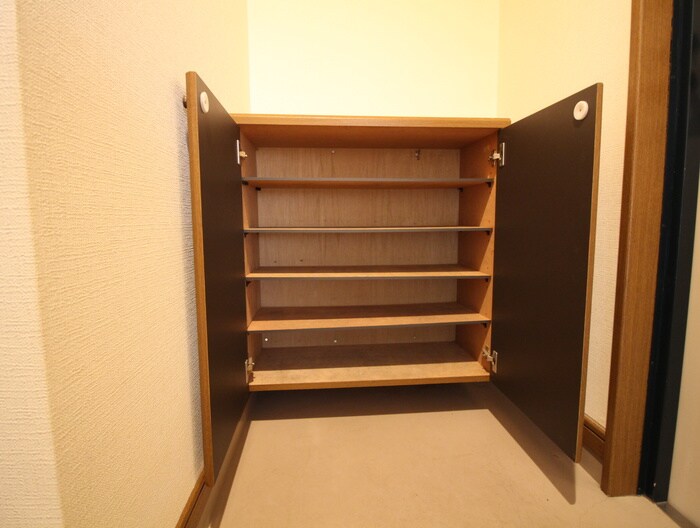 物件内観写真7　(靴箱)