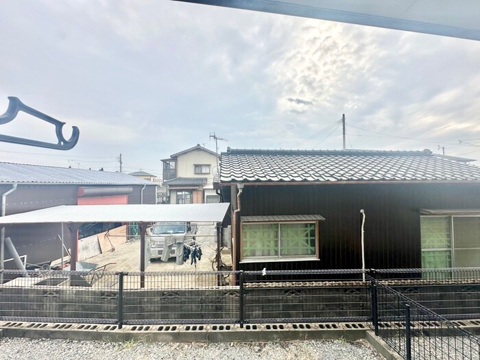 物件内観写真11　(室内からの展望)