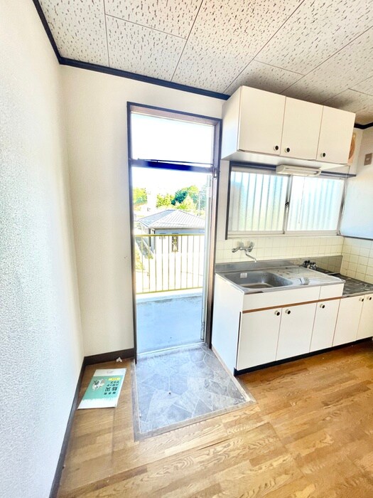 物件内観写真12　(玄関)