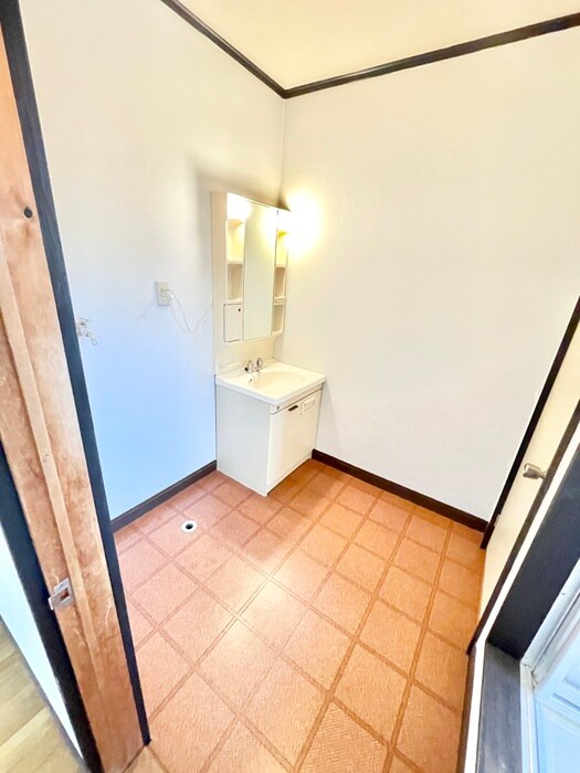 物件内観写真15　(洗濯機置場)