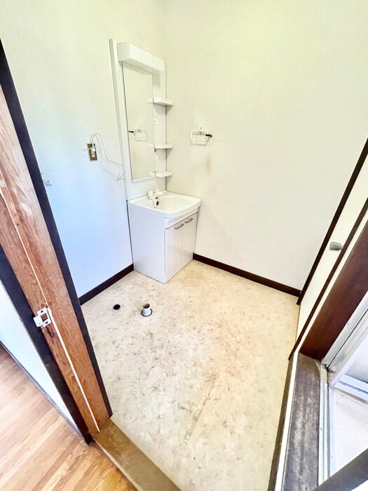 物件内観写真17　(洗濯機置場)