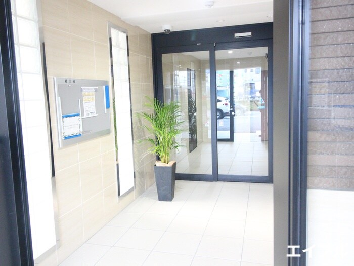 物件外観写真4　(エントランス部分)