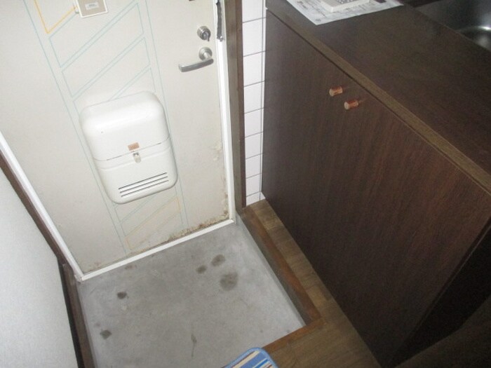 物件内観写真7　(玄関)