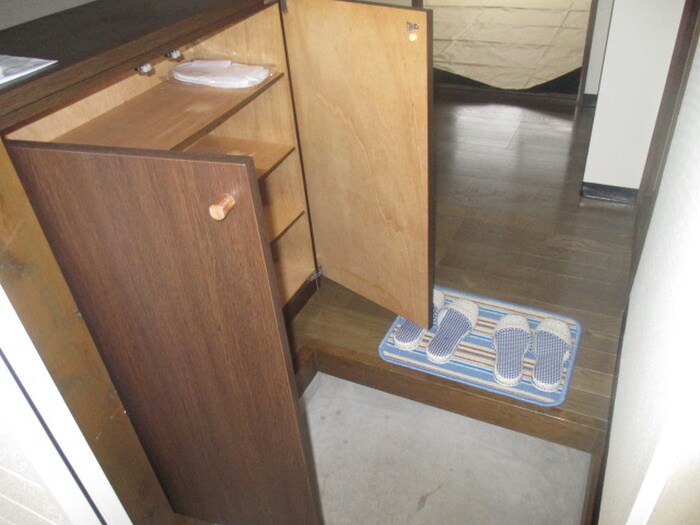 物件内観写真8　(靴箱)
