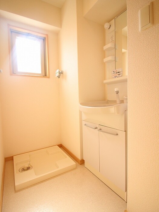 物件内観写真17　(洗濯機置場)