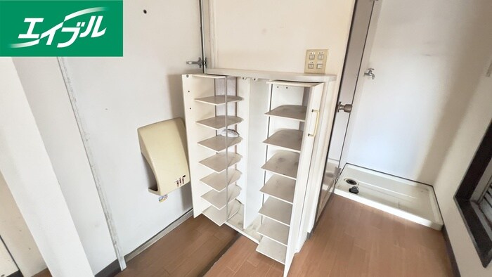 物件内観写真16　(靴箱)