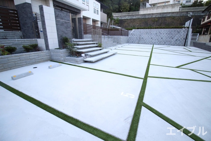 物件外観写真4　(駐車場)