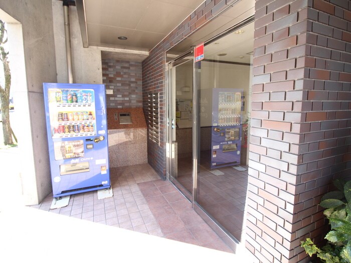 物件外観写真5　(エントランス部分)