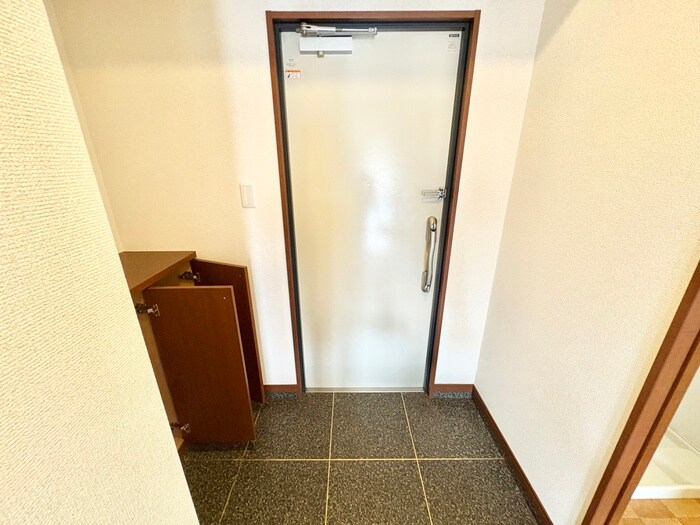 物件内観写真15　(玄関)
