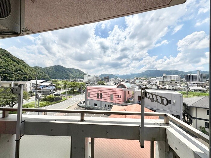 物件内観写真16　(室内からの展望)