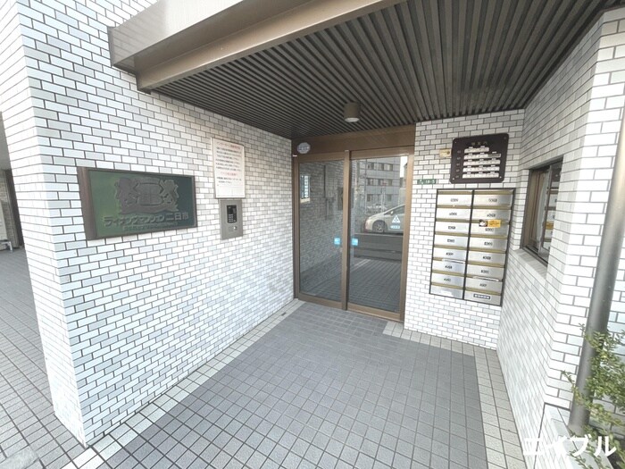 物件外観写真3　(エントランス部分)