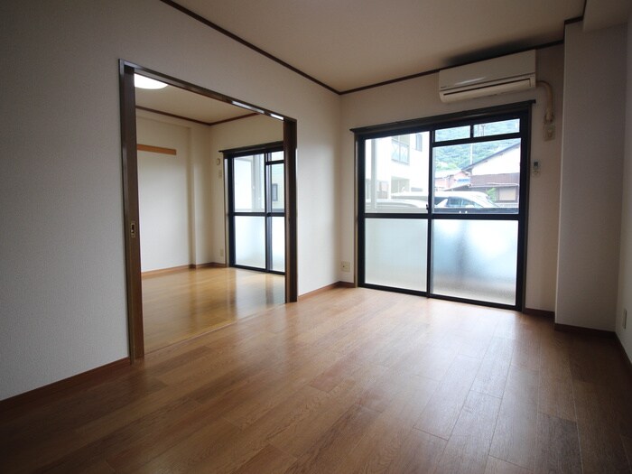 物件内観写真4　(居室)