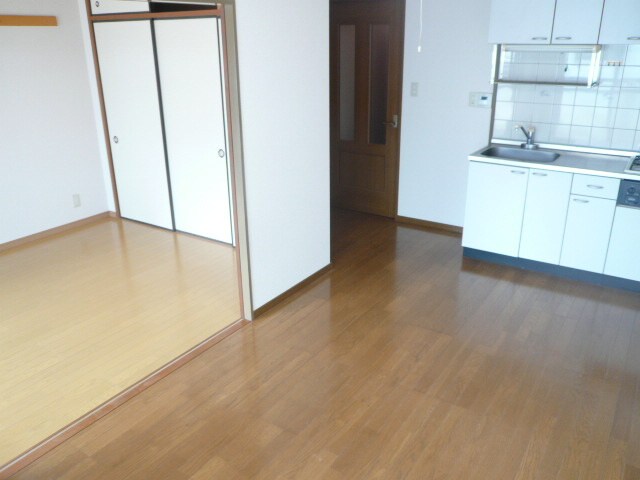 物件内観写真4　(居室)