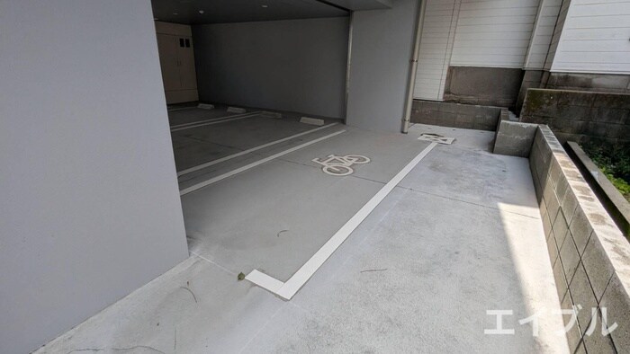 物件外観写真6　(駐輪場)