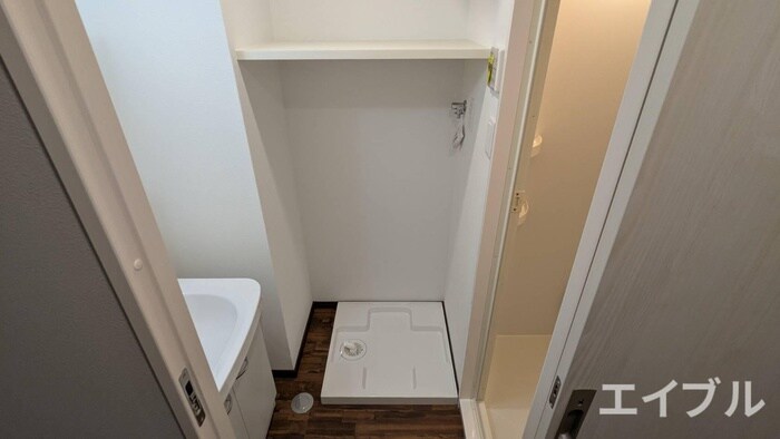 物件内観写真12　(洗濯機置場)