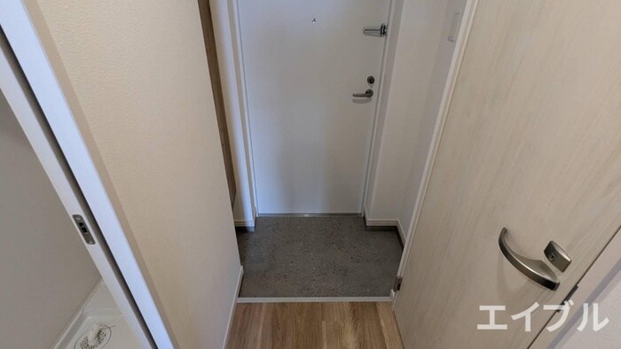 物件内観写真16　(玄関)