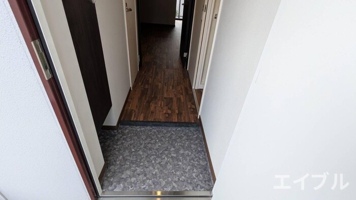 物件内観写真17　(玄関)