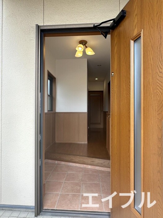 物件内観写真12　(玄関)