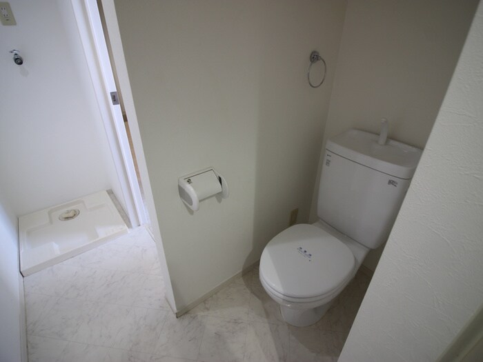 物件内観写真8　(トイレ)