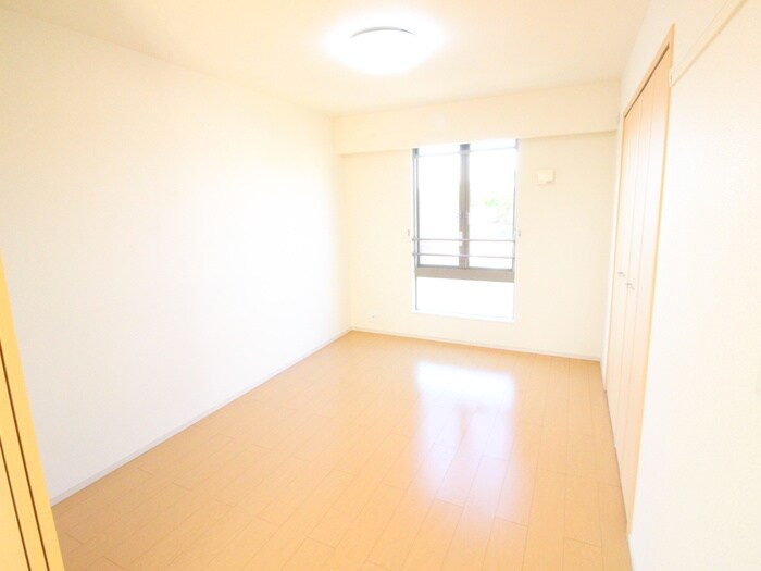 物件内観写真16　(居室)