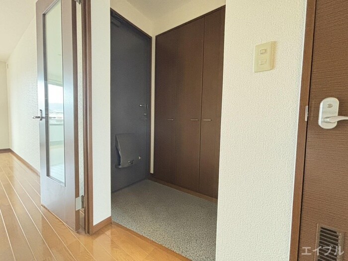 物件内観写真15　(玄関)