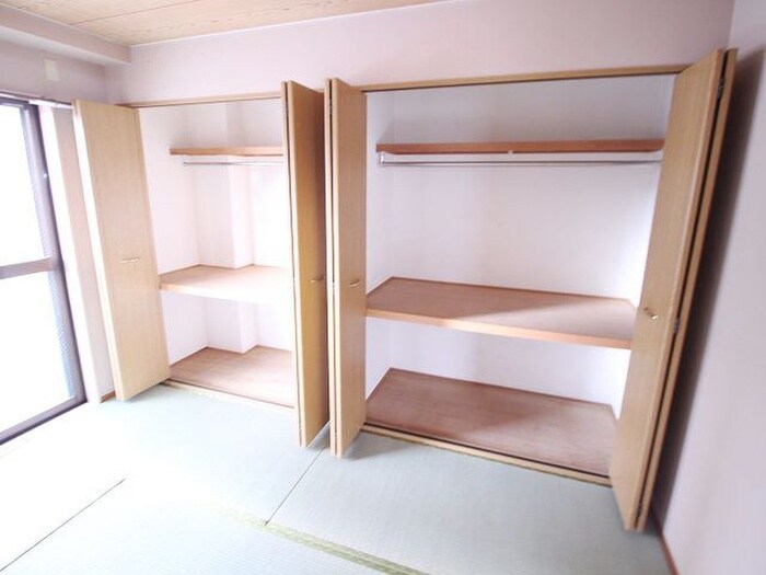 物件内観写真13　(収納)