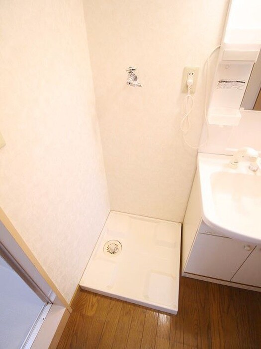 物件内観写真14　(洗濯機置場)