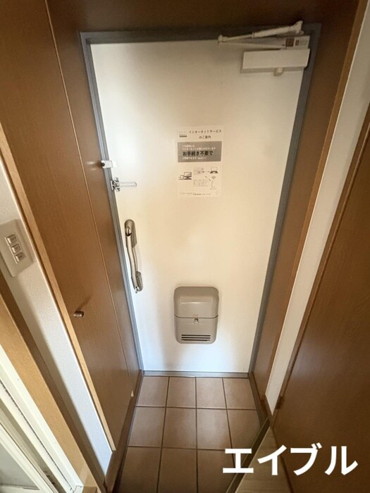 物件内観写真13　(玄関)