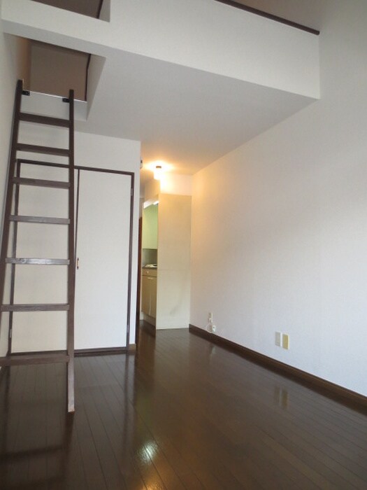 物件内観写真4　(居室)