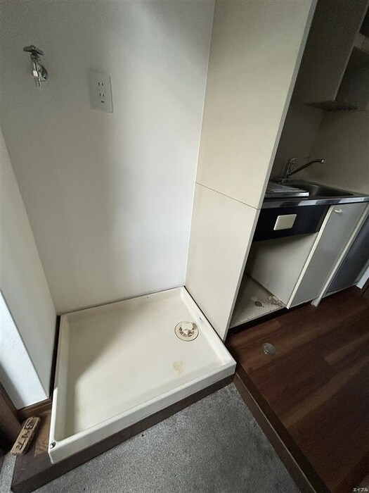 物件内観写真14　(洗濯機置場)