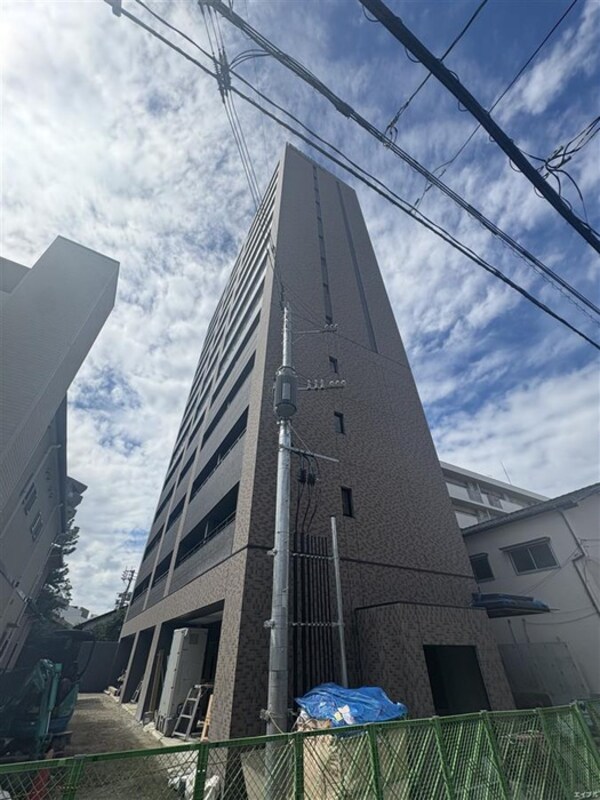 建築中