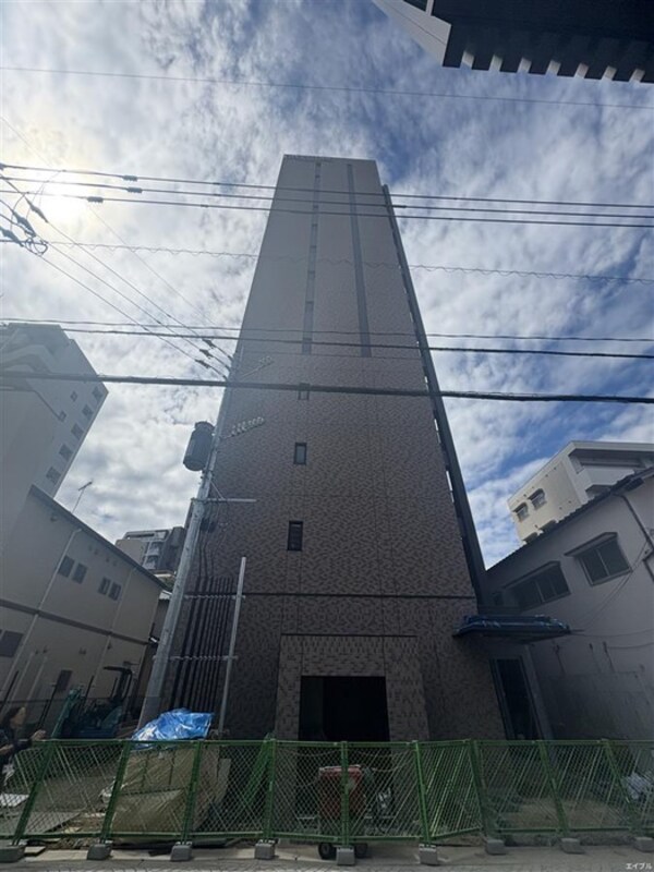 建築中