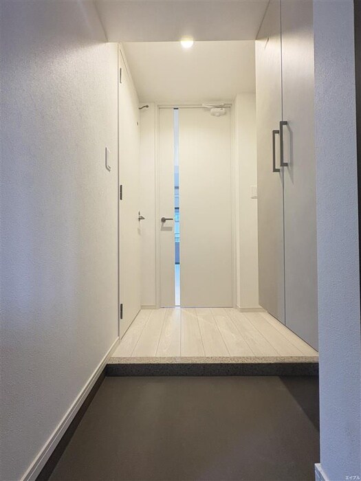 物件内観写真15　(玄関)