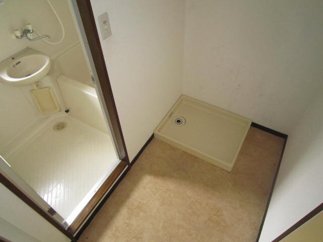 物件内観写真10　(洗濯機置場)