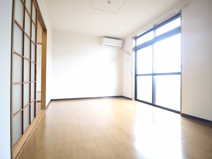 物件内観写真8　(居室)