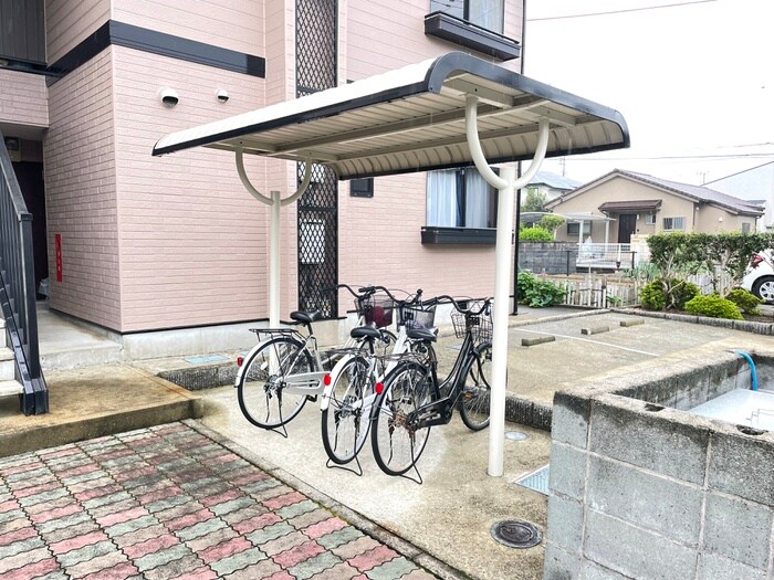物件外観写真6　(駐輪場)