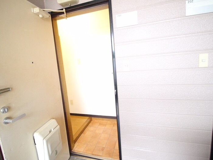物件内観写真10　(玄関)