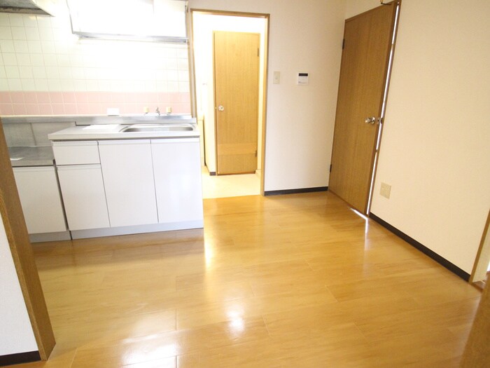 物件内観写真11　(室内からの展望)