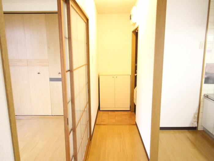 物件内観写真18　(廊下)