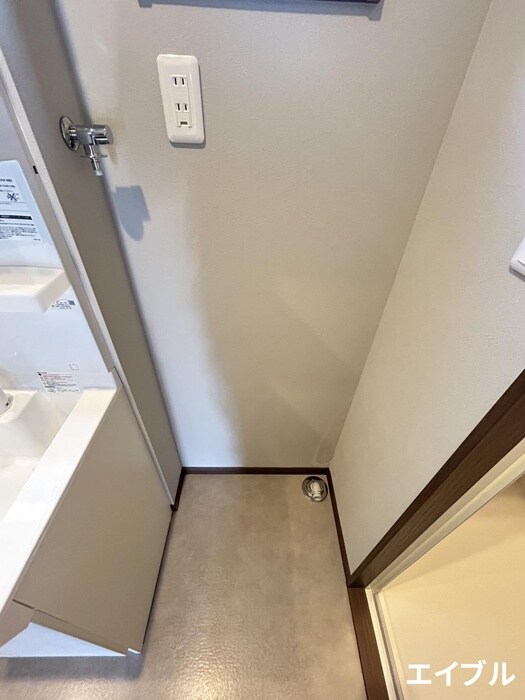 物件内観写真11　(洗濯機置場)