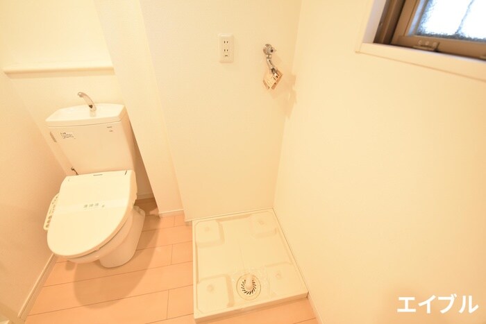 物件内観写真14　(洗濯機置場)