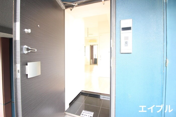 物件内観写真18　(玄関)