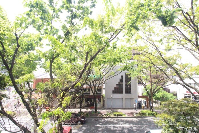 物件内観写真22　(室内からの展望)