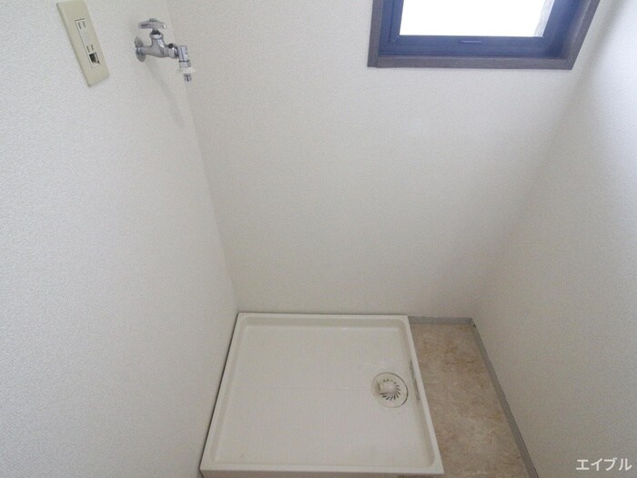 物件内観写真13　(洗濯機置場)