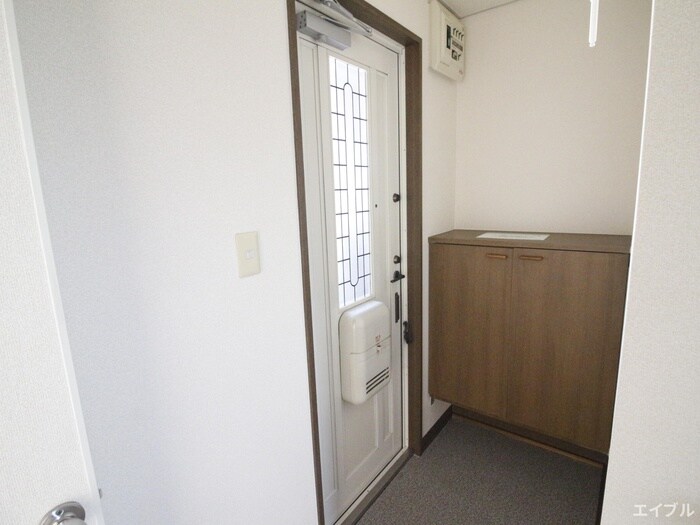 物件内観写真16　(玄関)