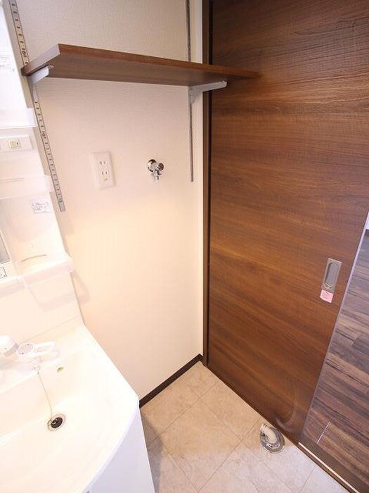 物件内観写真18　(洗濯機置場)