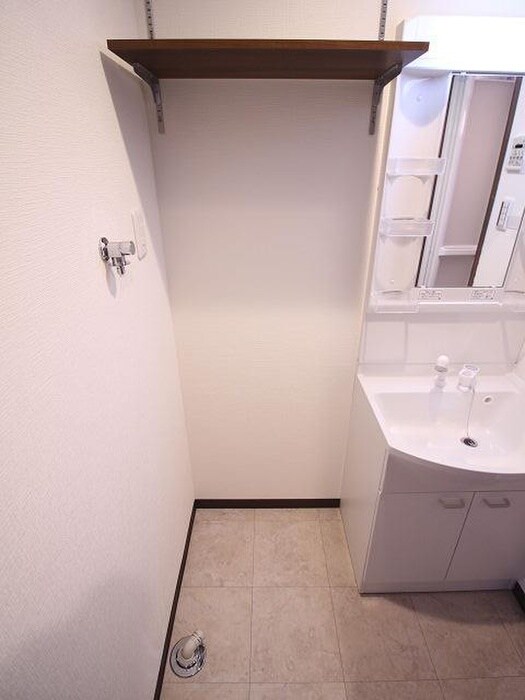 物件内観写真18　(洗濯機置場)