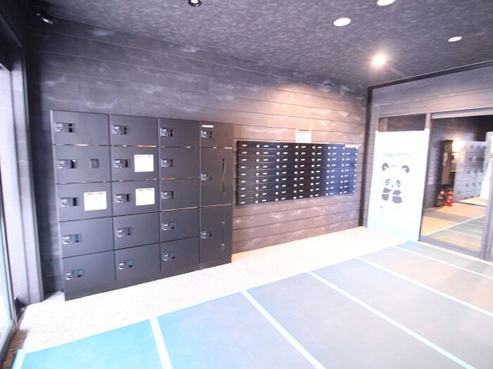 物件外観写真4　(エントランス部分)