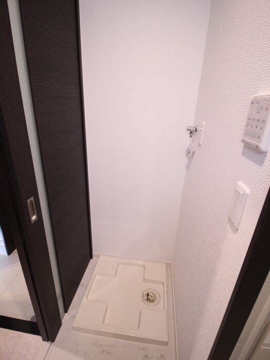 物件内観写真16　(洗濯機置場)